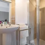 Lyndale بيت ضيافة 3*