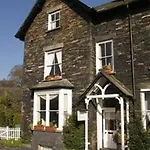 Lyndale Guest house 3*