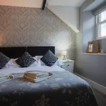 Guest house Lyndale 3*